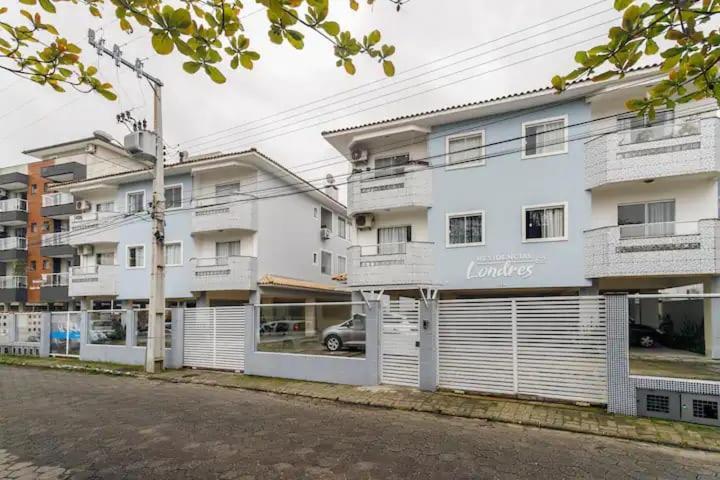 Self Check-In Wi-Fi , 2 Garagens, Home-Officce, Ar Quente E Frio Флорианополис Экстерьер фото